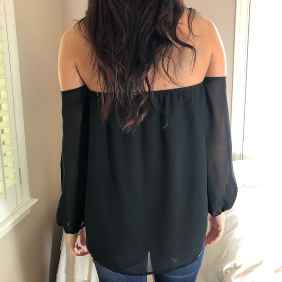 Solddd Outtt - Picture 3 of 3